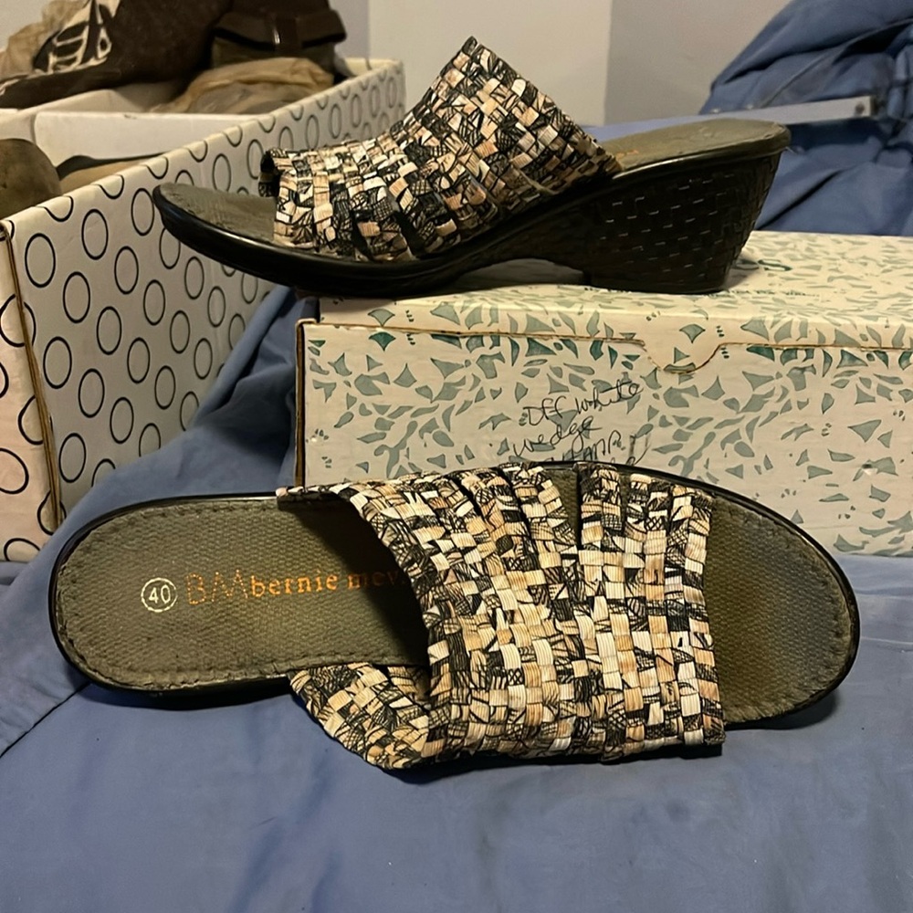 🔴WEDGE 2-1/2” SOLID COMFORT. WOVEN TOP comfort